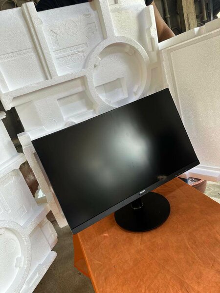 Moniteur 24 pouces