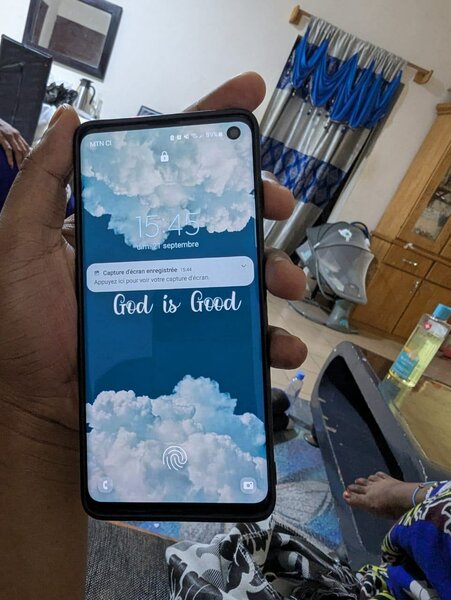 Samsung S10 l'arrière fissuré