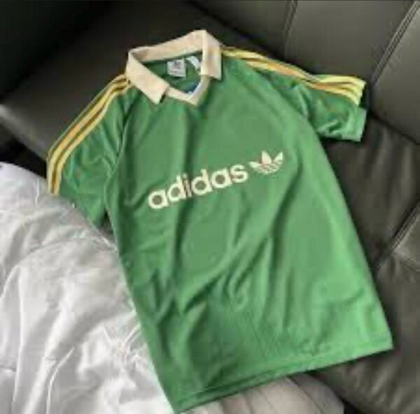 T-shirt Adidas rétro vintage