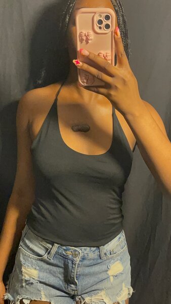 Débardeur noir élégant femme