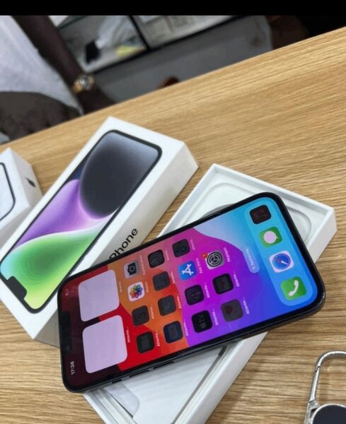 iPhone 14 simple