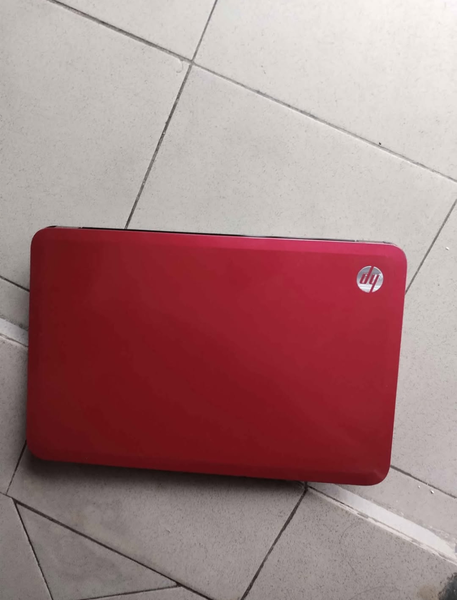 Ordinateur portable HP rouge