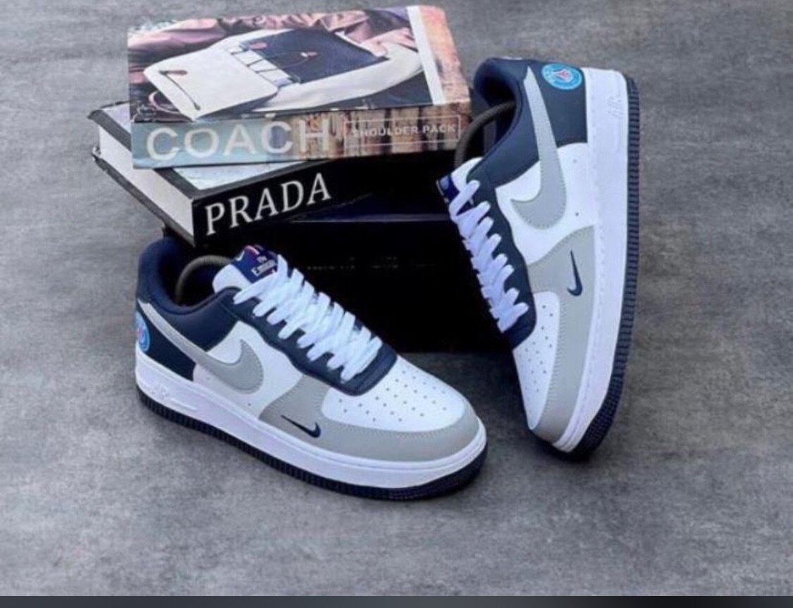 Airforce 1 , Jordan 1 and Jordan 4 sneakers