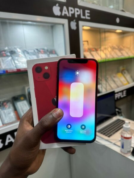 iPhone 13 simple