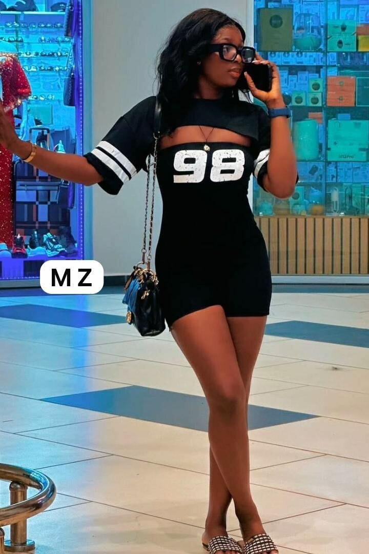 Robe décontractée noire sportive