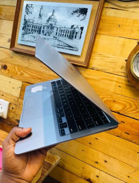 (2020) MacBook Air