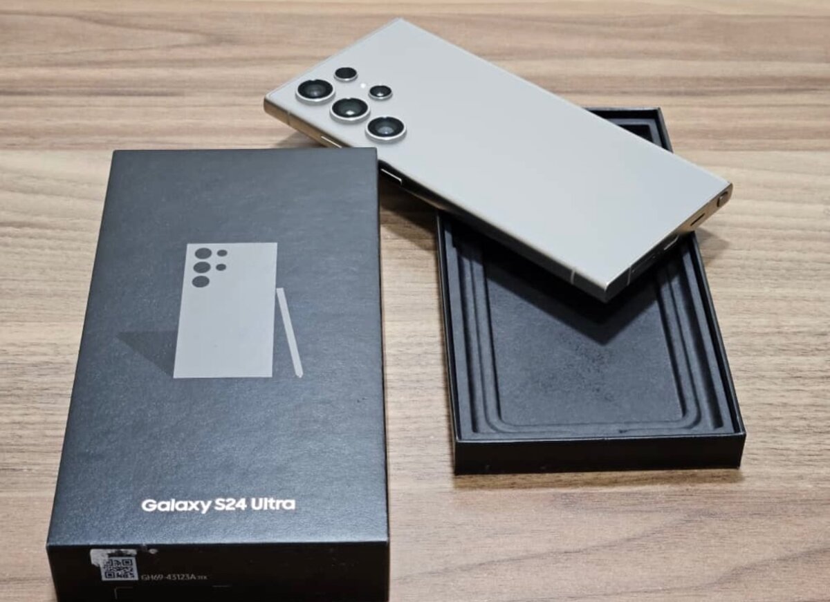 Samsung Galaxy S24 Ultra (256/12) état quasi neuf