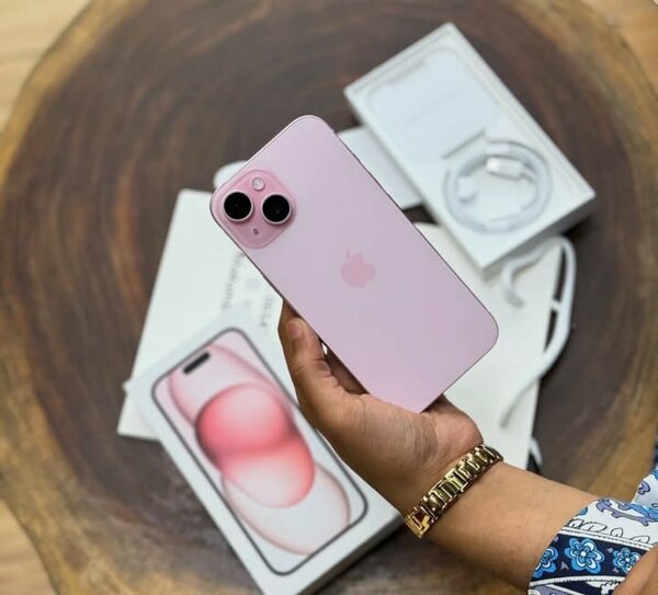 iPhone 15 - Couleurs Pastel