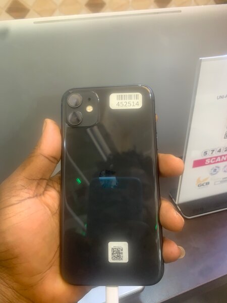 IPHONE 11 64