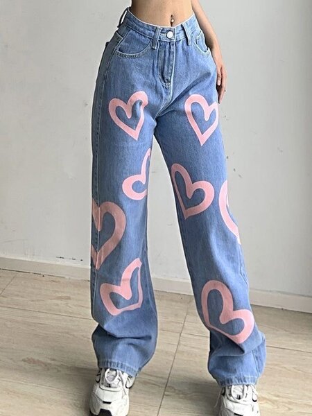 Jean large à motifs cœurs