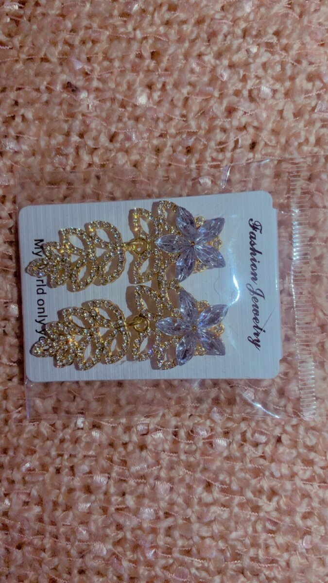 Boucles pendantes dorées