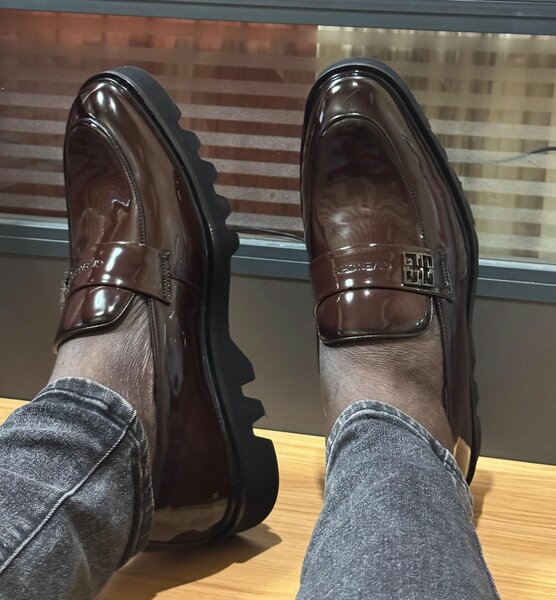 Mocassins en cuir verni Givenchy