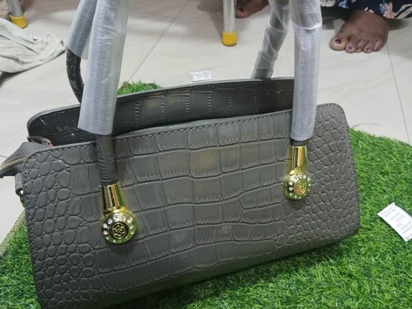Handheld bag