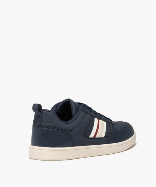 Baskets bleu marine tendance