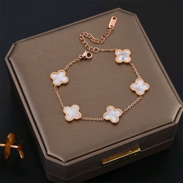 Leaf clover Bracelets