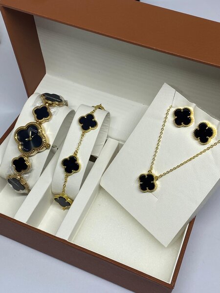 Jewelry set