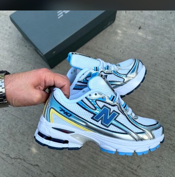 New balance sneaker