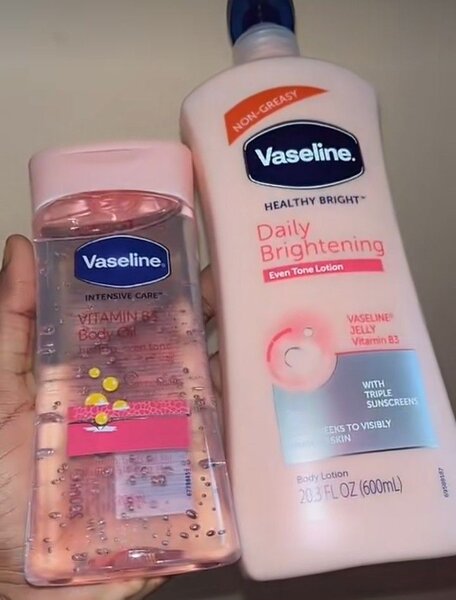 Vaseline vitamin B3 daily brightening body lotion and oil