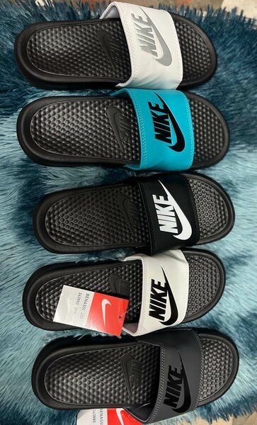 Claquette nike