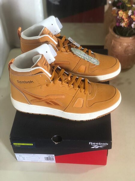 REEBOK