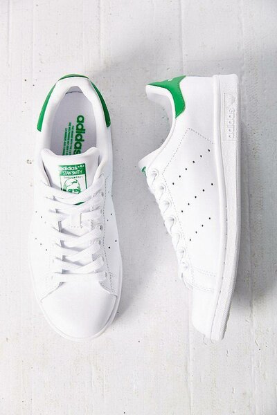 Baskets blanches sport élégantes