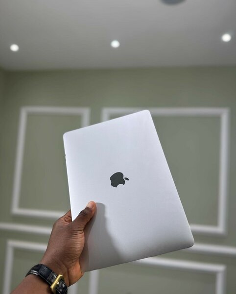 *MACBOOK PRO 2017