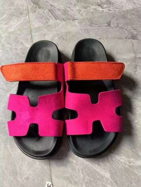 Ladies slippers