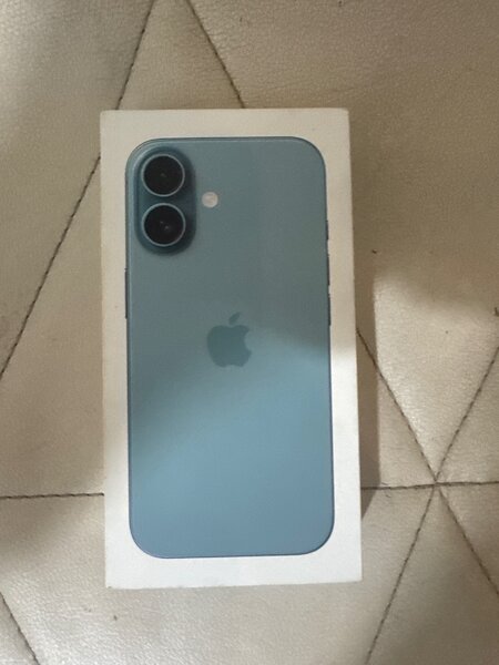 iPhone 16