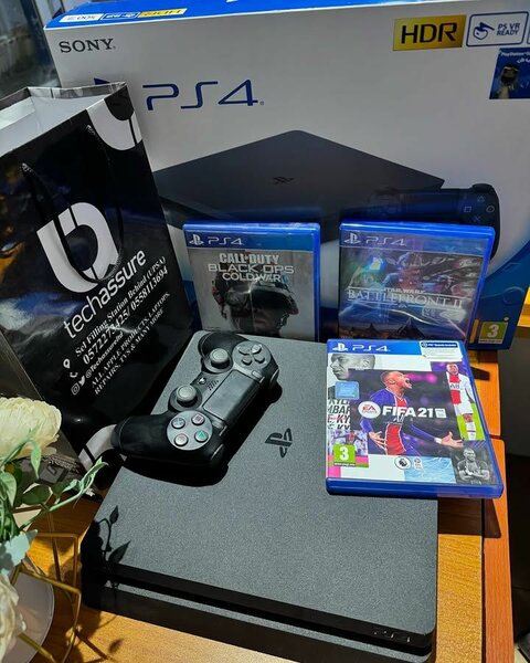 PS4 slim