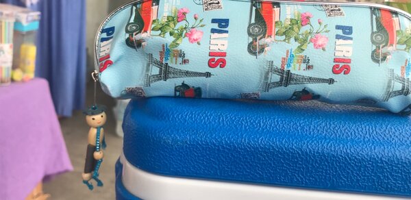 Chic trousse Paris