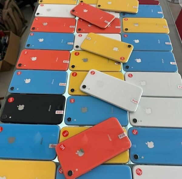 iPhone XR Couleurs Vives