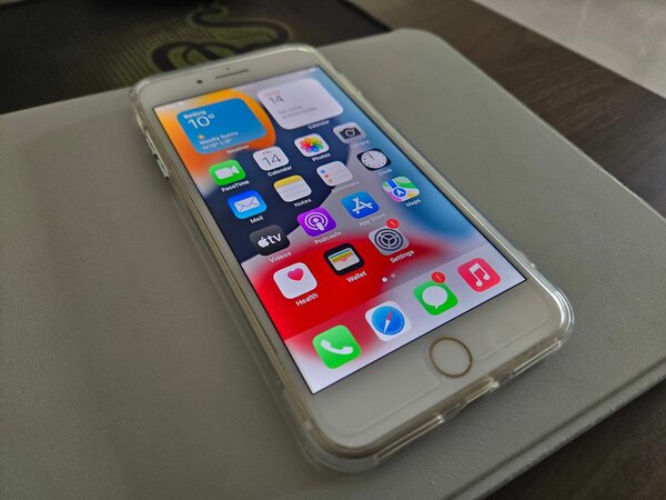 iPhone 8 plus 128G