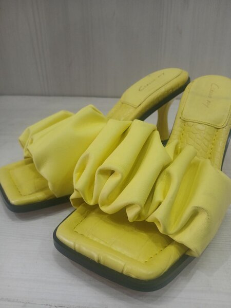Ladies heel