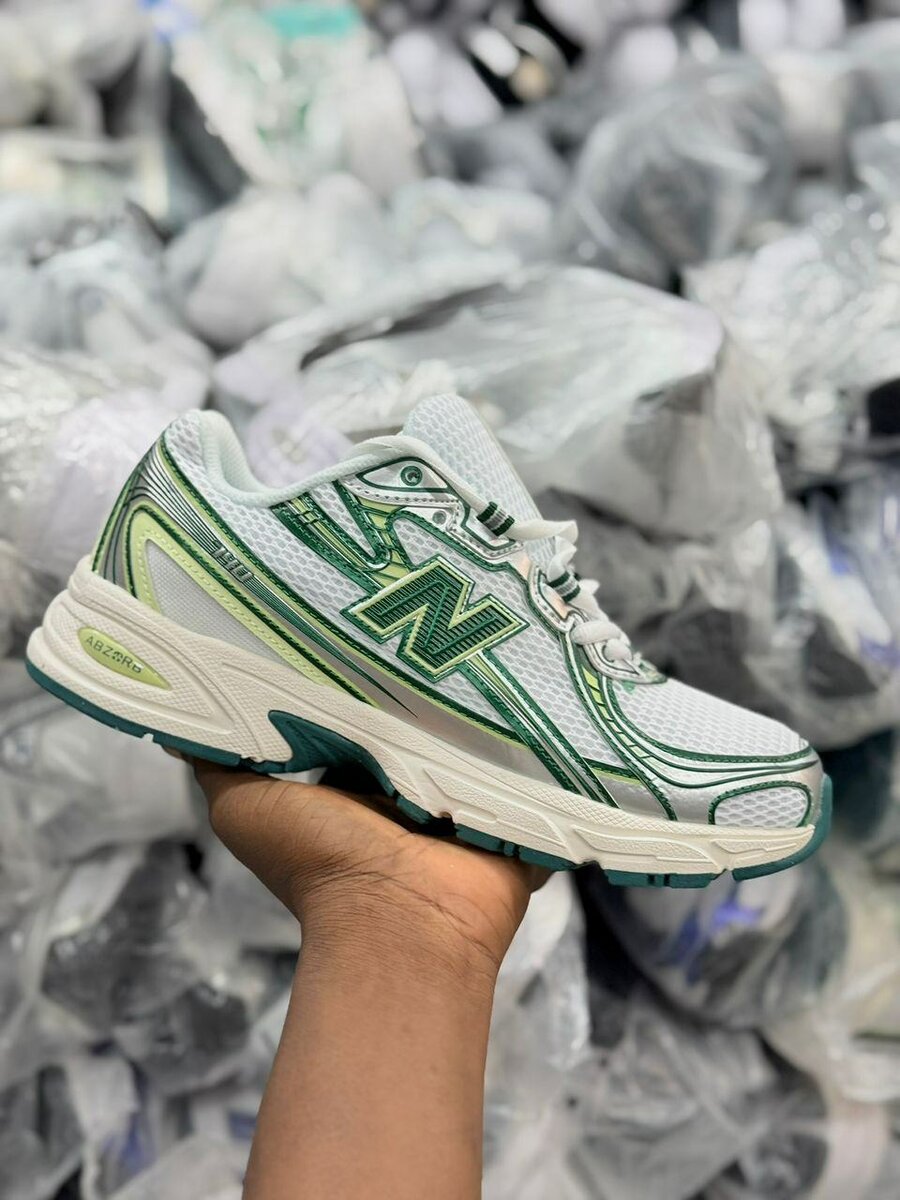 New balance 740