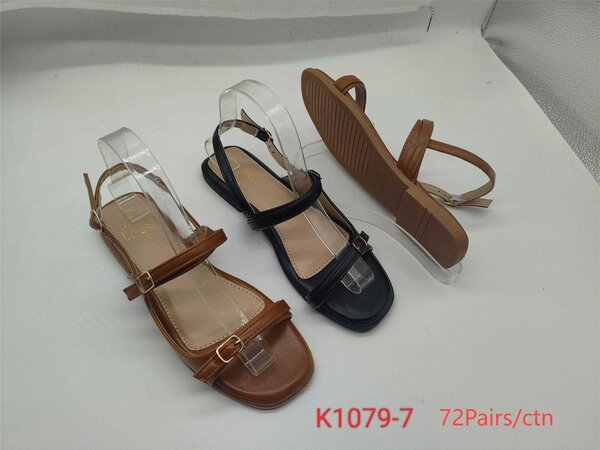 Flat sandals