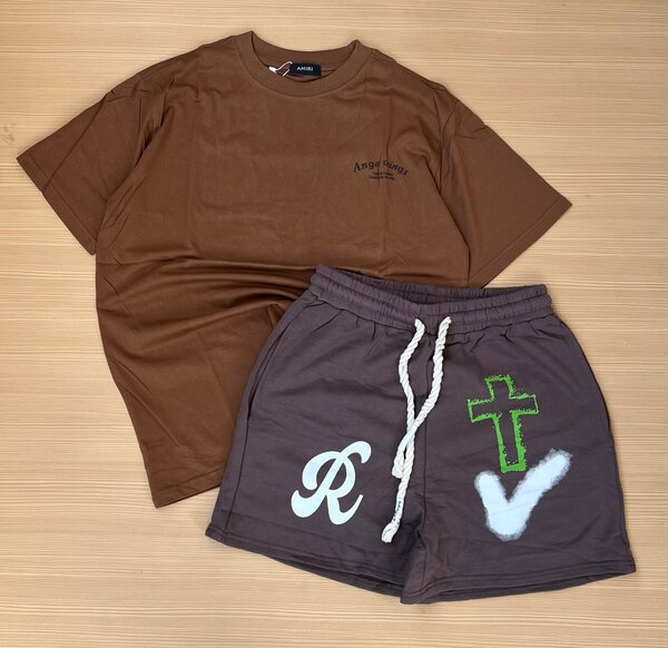 T SHIRT & SHORTS