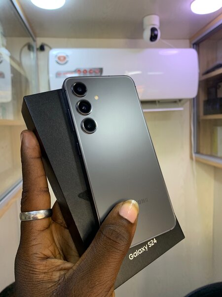 GALAXY S24 (256GB/8)