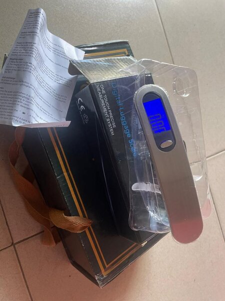 Luggage scale