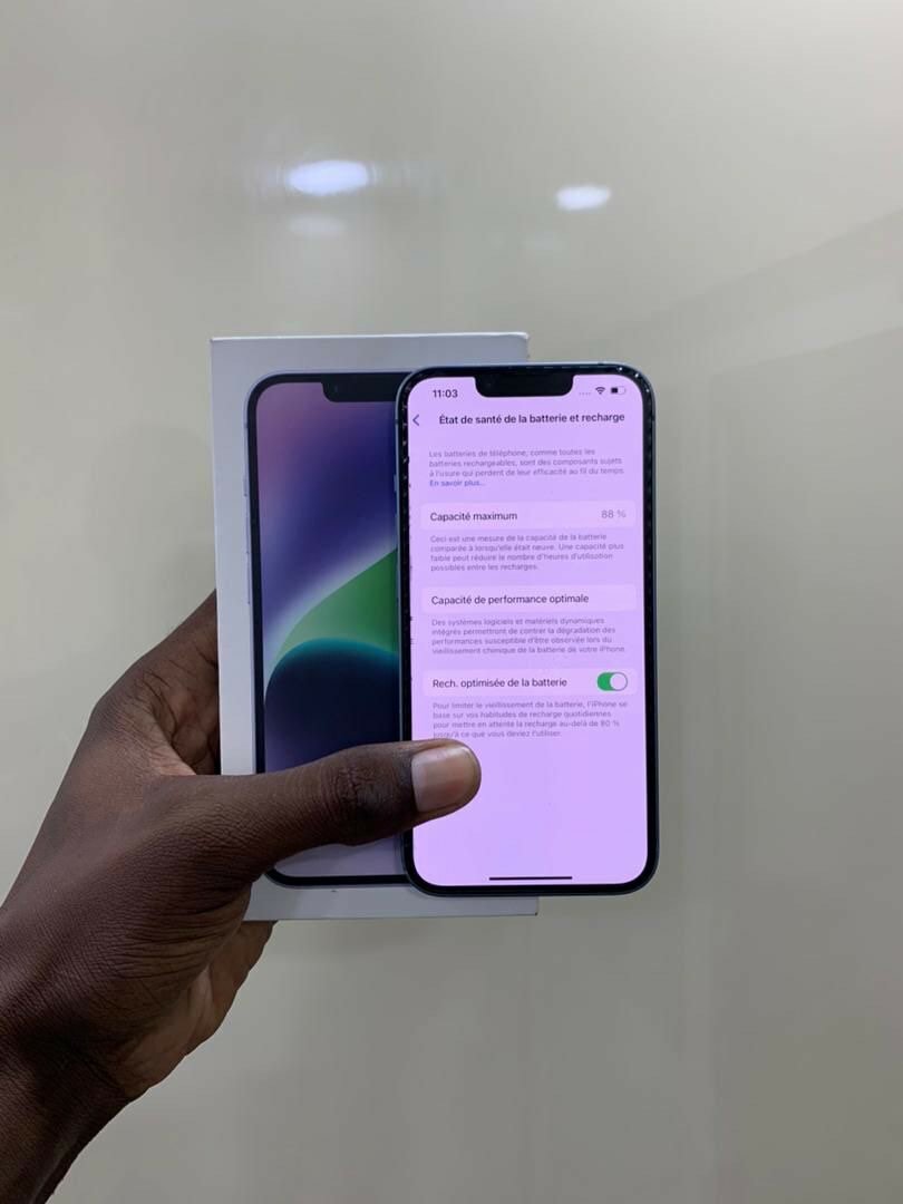 iPhone 14 simple