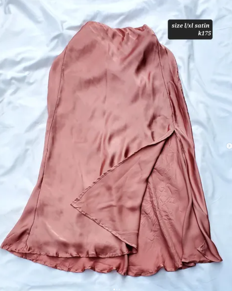 pink skirt