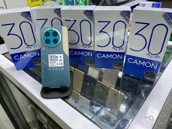 TECNO CAMON(30 pro)5G 512GB 16GB RAM première copie conforme