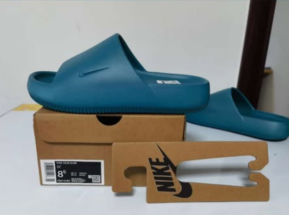 Nike Calm Slides