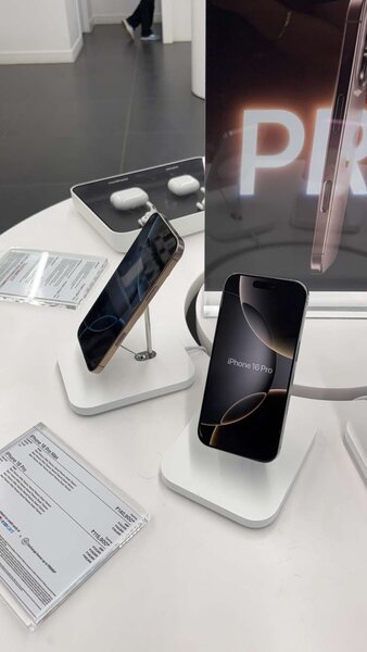 iPhone 16 pro CE
