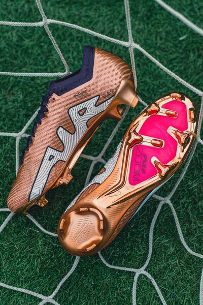 NIKE BOOTS