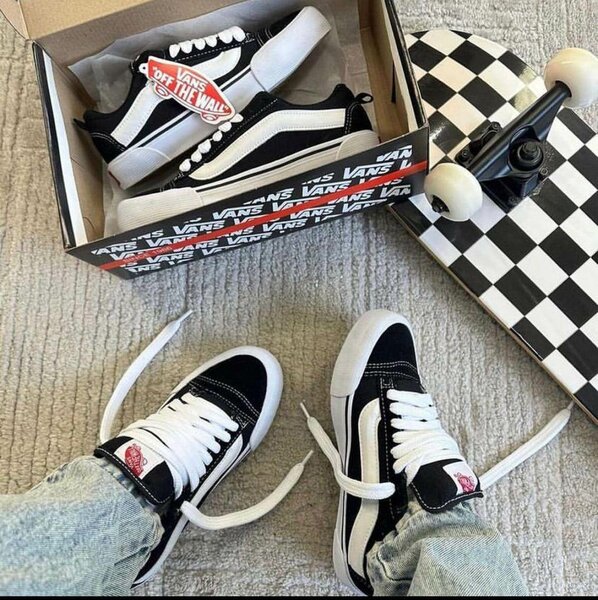 VANS KNU SKOOL