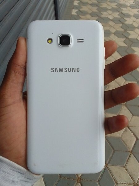 Samsung j7