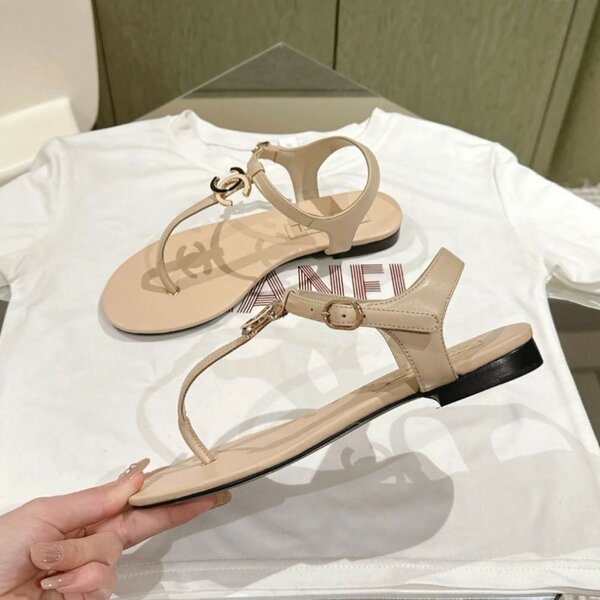 Ladies sandals