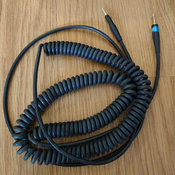 Sennheiser HD 7 DJ Headphone