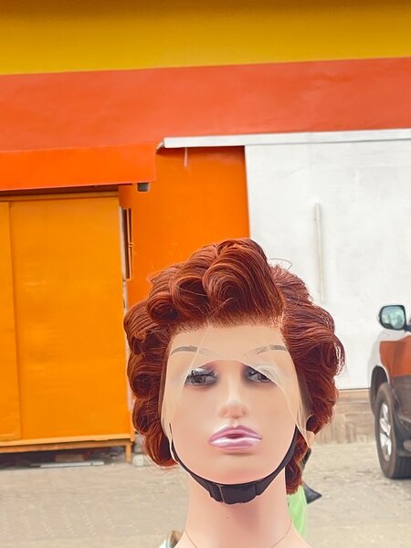 Coupe dame bouclés