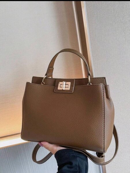 Ladies hand bag